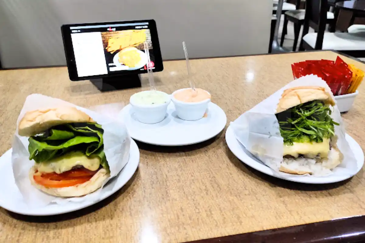 Blooming Burger – serve o famoso x-salada no Morumbi