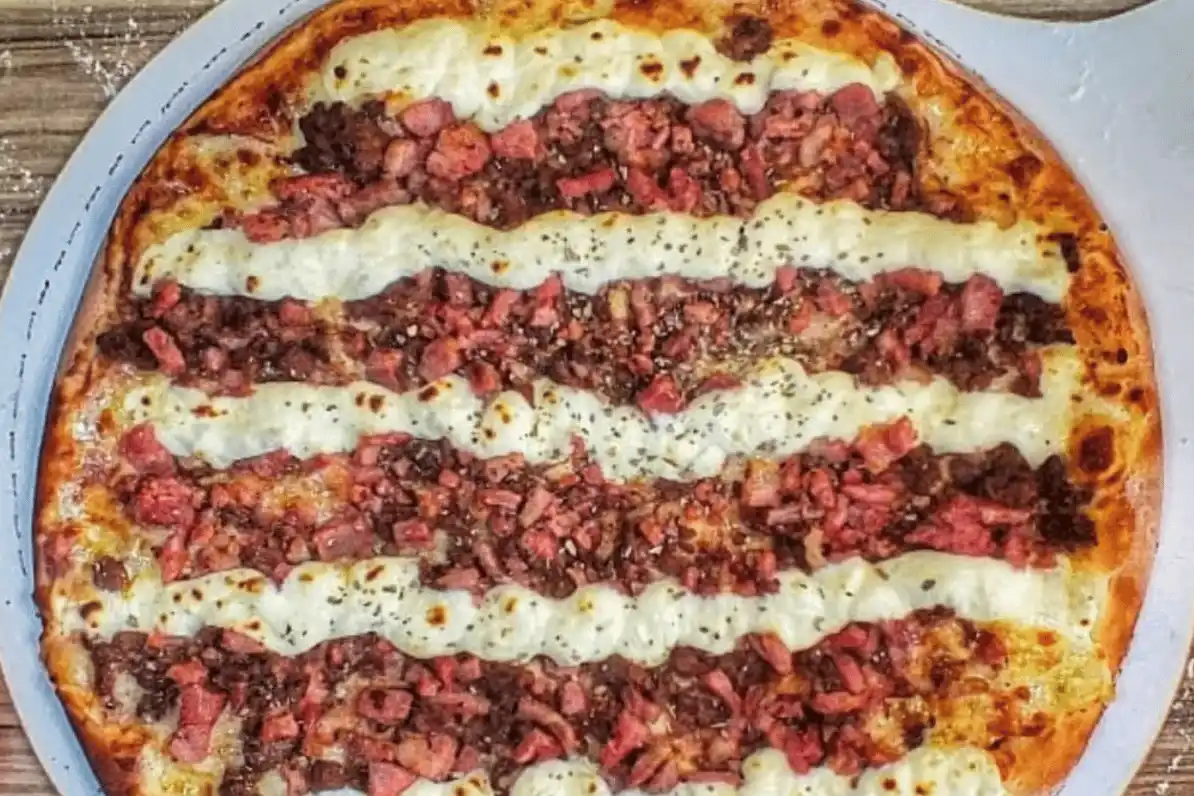 Da Kombi pizzas bem recheadas em Curitiba