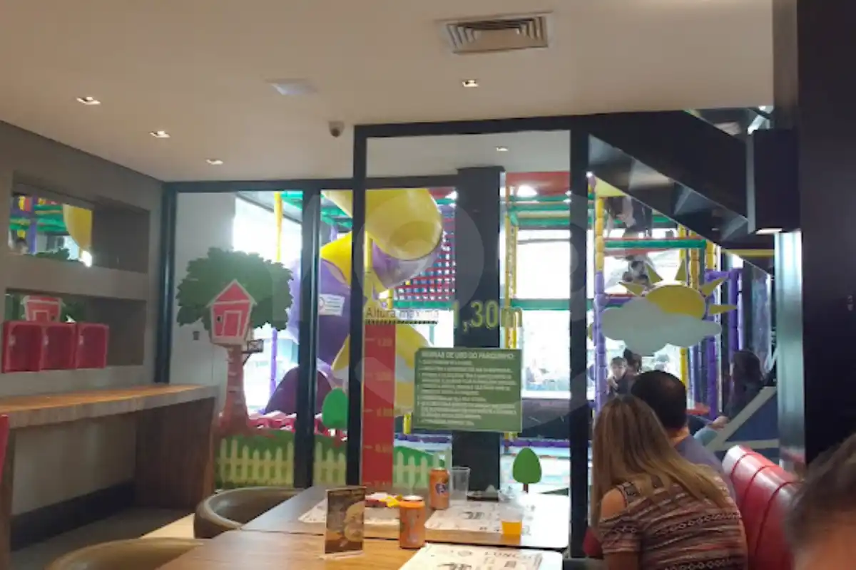 Drive in Burger – espaco kids