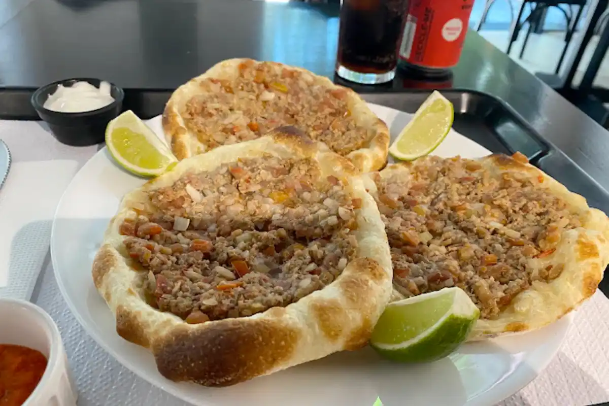 Nour Restaurante Arabe em Pinheiros - prepara a melhor esfiha de Pinheiros
