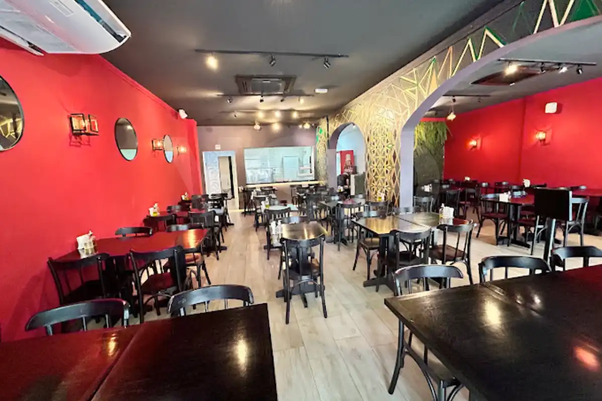 Nour Restaurante Arabe em Pinheiros - salao-interno