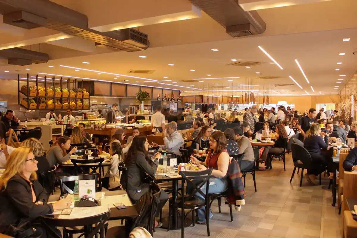 Padaria Bella Paulista 24 horas em Cerqueira Cesar – salao interno