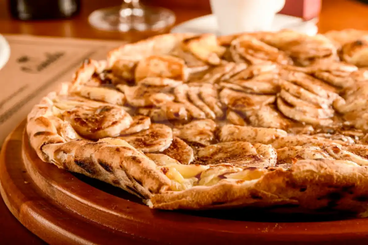 Pizzaria Camelo prepara a melhor pizza doce do Tatuape