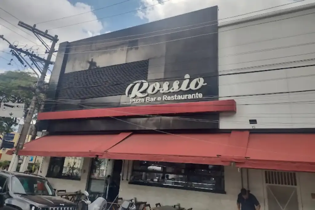 Rossio Bar e Restaurante na Vila Maria perto da Dutra em 800m