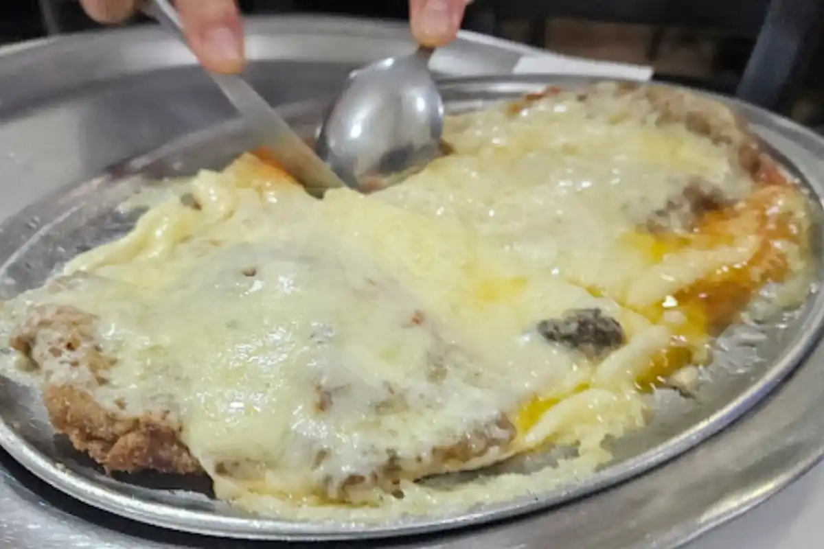 Rossio Bar e Restaurante prepara o melhor parmegiana da Vila Maria