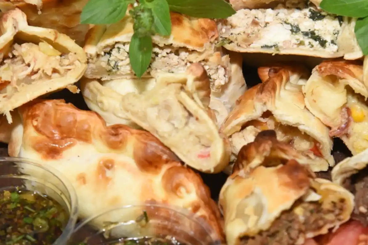 Saltenhas empanadas diversos sabores da receita Argentina em Santo Andre