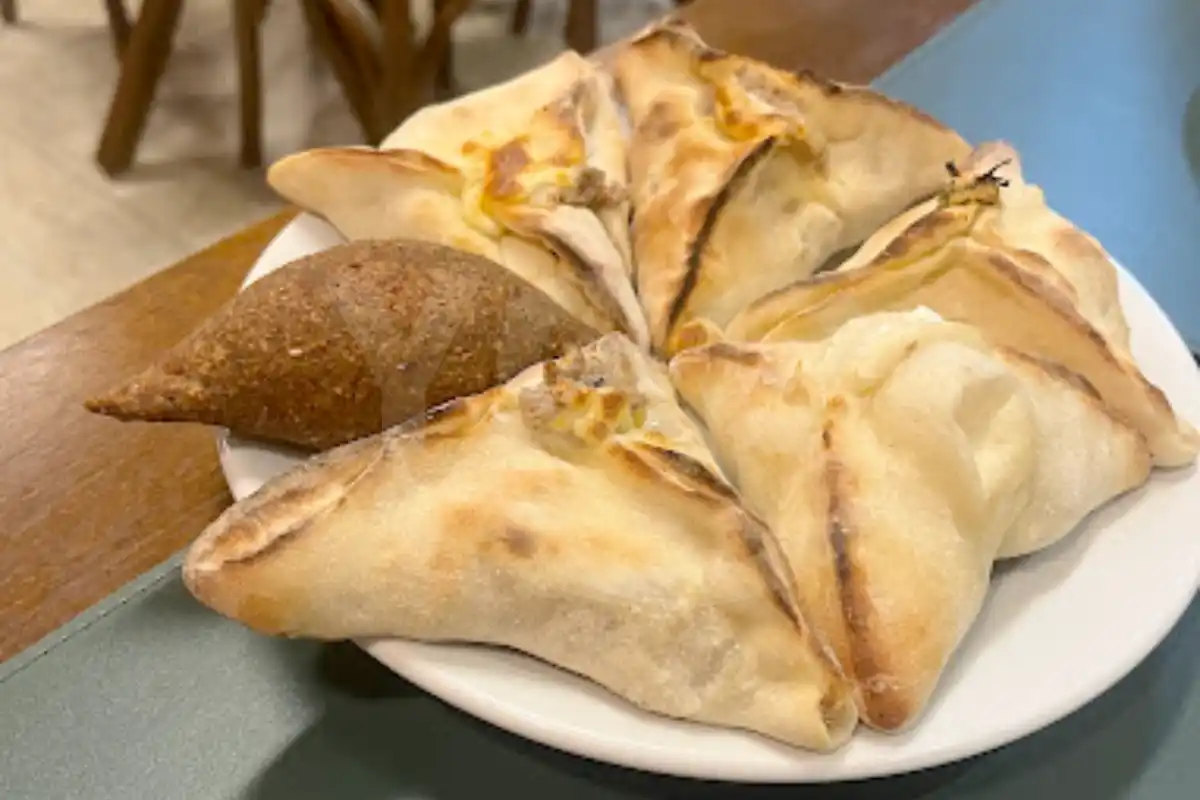 Shababs produz esfirra libanesa em Santo Andre