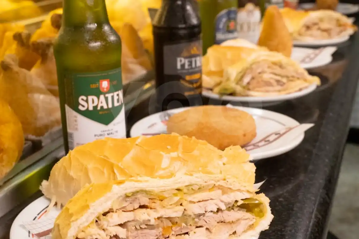 bar e lanches estadao – serve o famoso lanche de pernil em sao paulo
