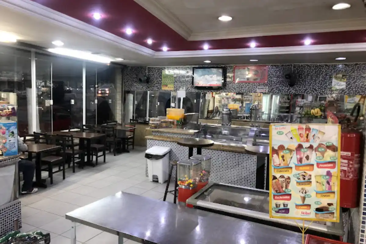 padaria altas horas da Vila Penteado – salao interno