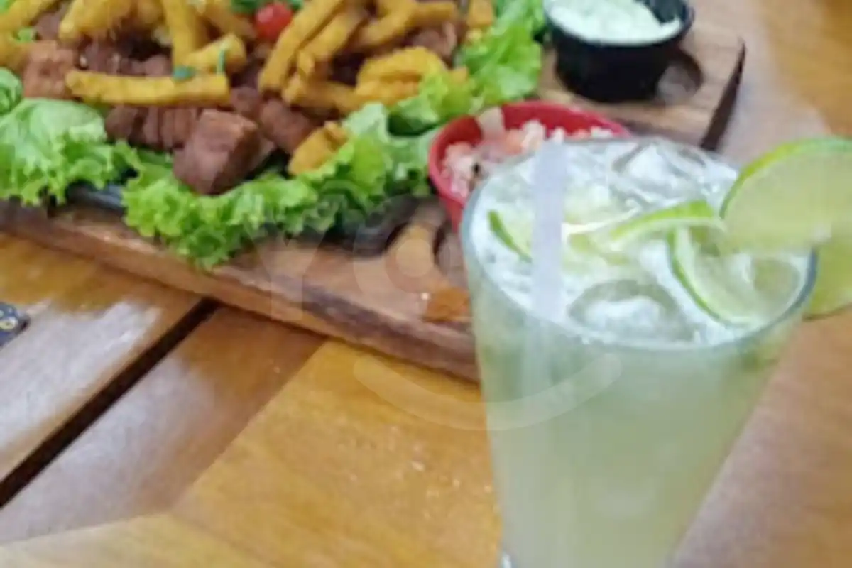 restaurante bbj serve drinks e porcoes na agua branca