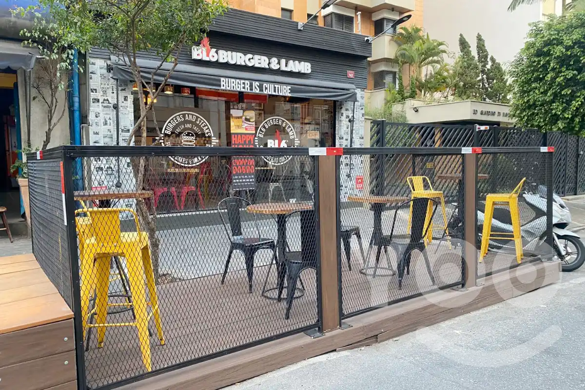 BL6 Burger Moema - ambiente externo