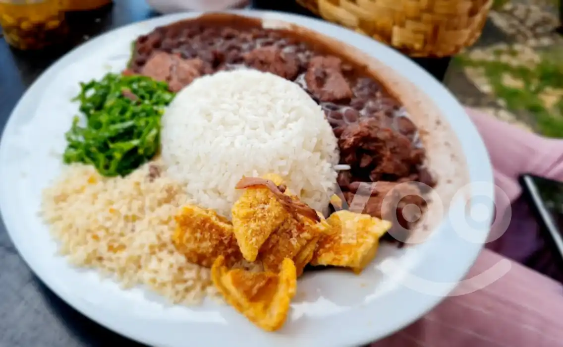 Casa do Torresmo serve comida caseira no Jd Santa Rosalia
