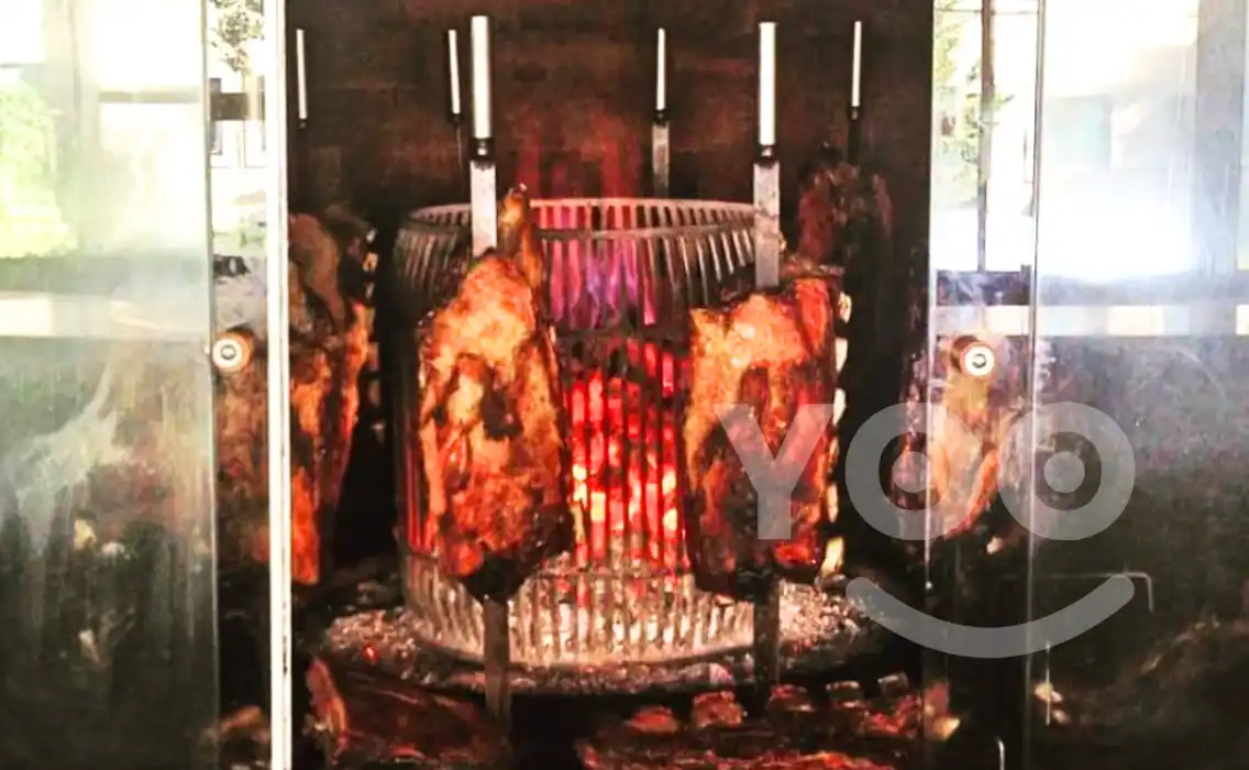Costelao Curitibano e famoso por assar a melhor costela de Curitiba