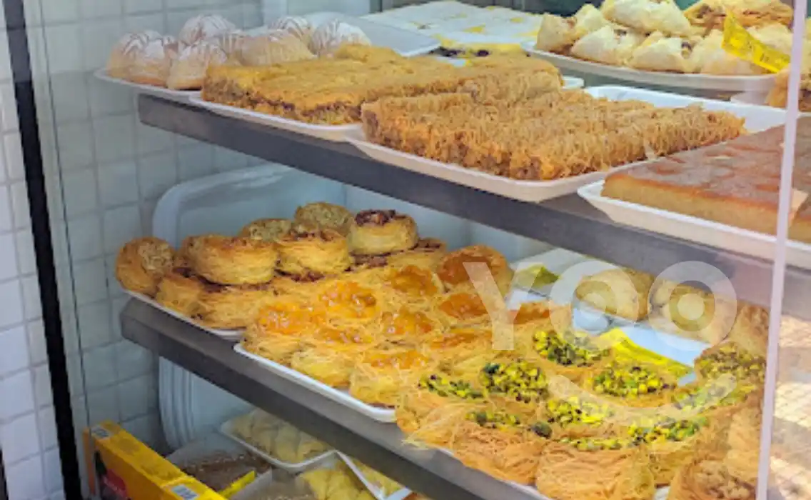 Esfiharia Super Libano prepara doces Libanes