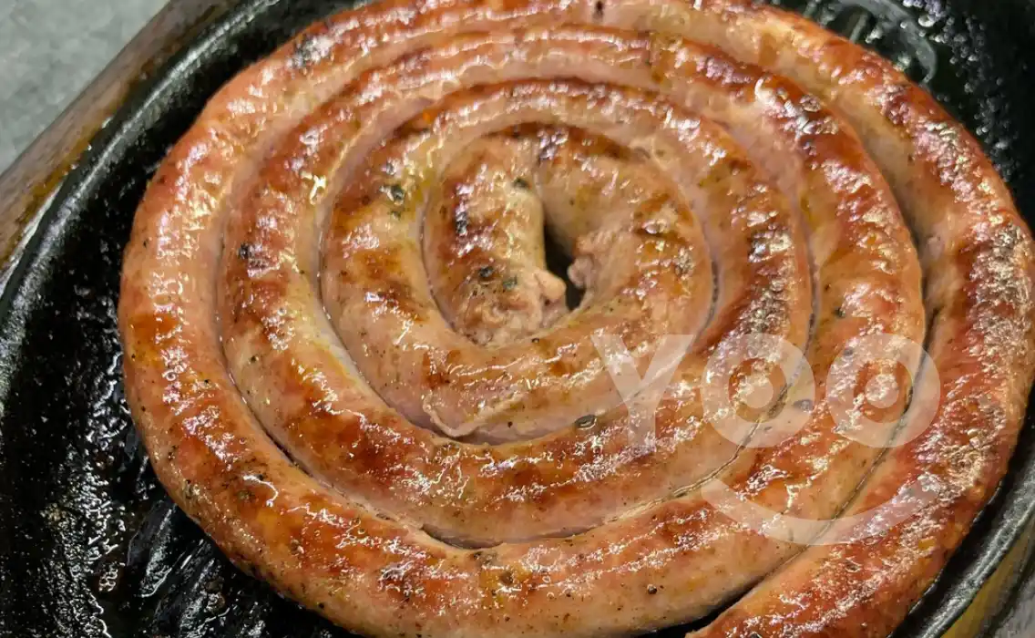 La Caballeriza prepara a verdadeira linguica argentina