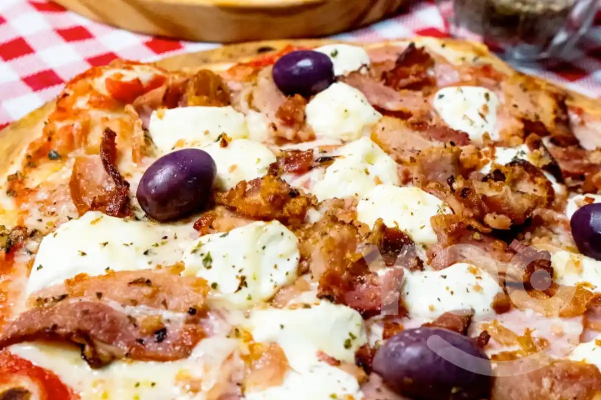 Pizzaria Quintal da Mamma - pizza bem recheada no Campestre Santo Andre