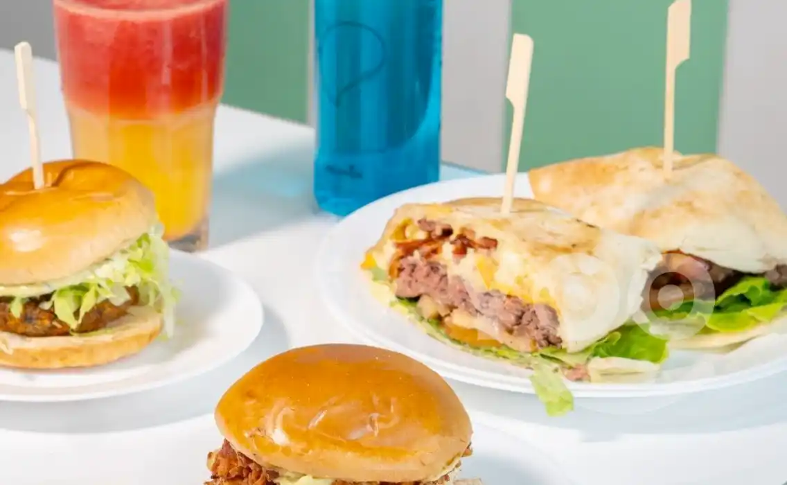 Ze do hamburguer Alphaville serve hamburgueres e lanches