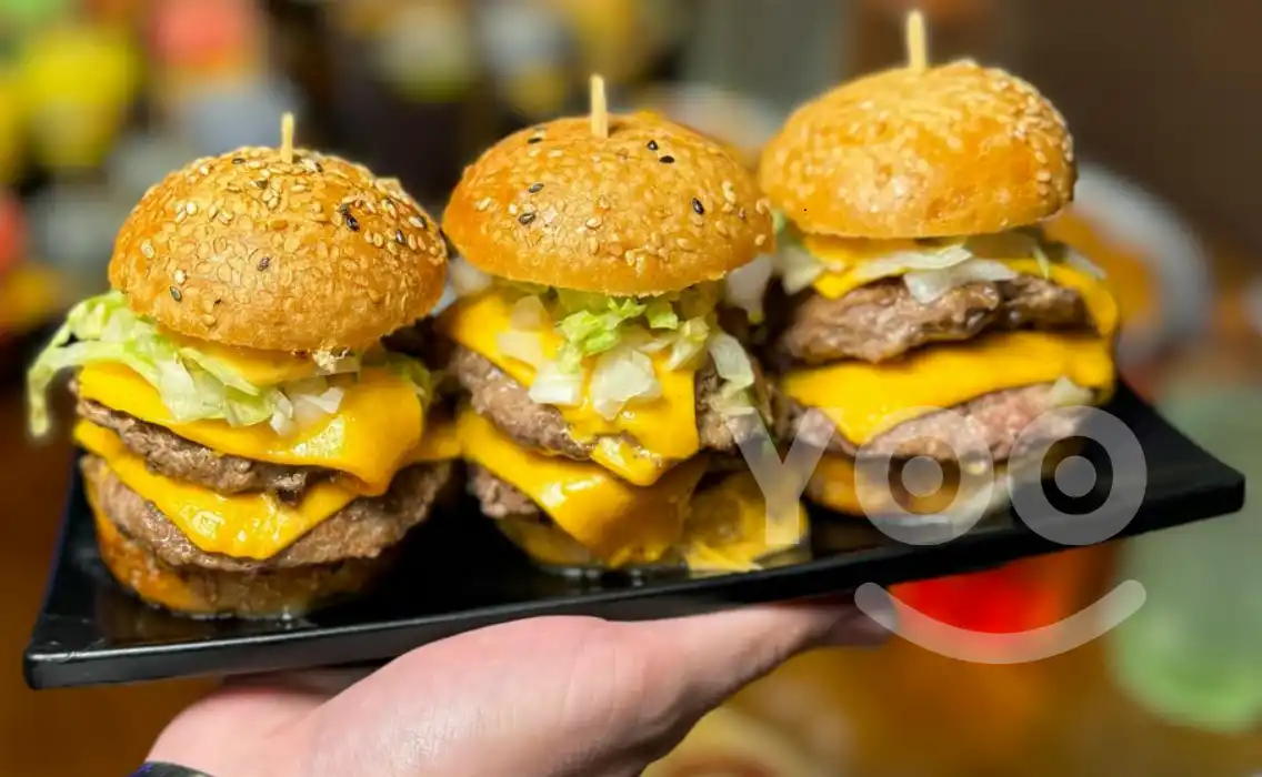 Croma Burguers serve rodizio com Hamburguers caprichados