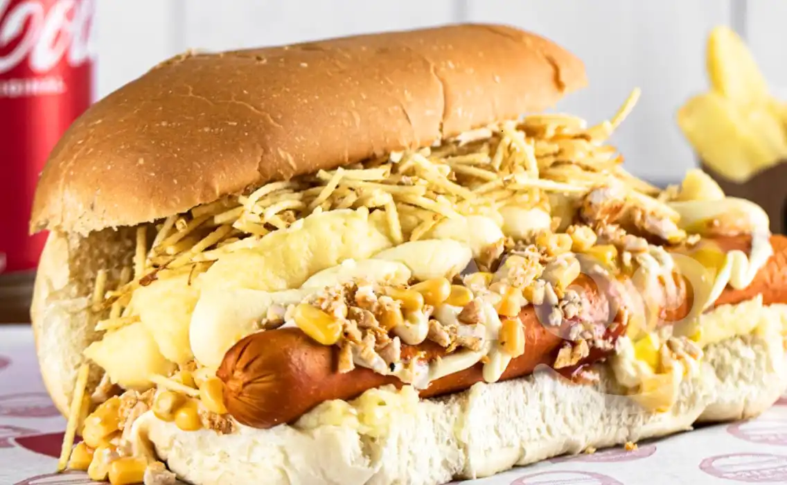 Patropi Lanches prepara o cachorro quente mais caprichado de Campinas