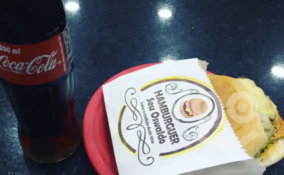Seu Oswaldo Hamburgueria no Ipiranga prepara hamburgueres de diversos sabores