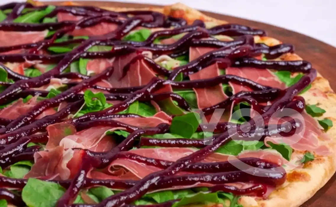 a pizzaria Nestor da Vila Prudente prepara a premiada pizza de parma com rucula