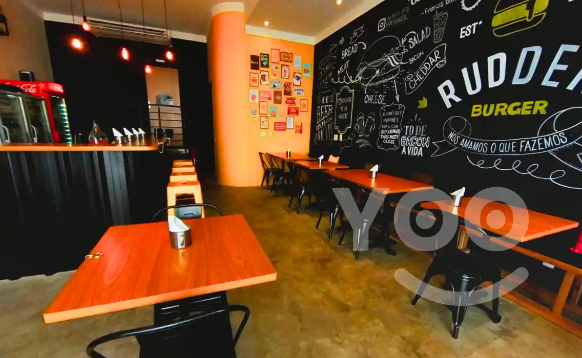 ambiente Rudder Burger