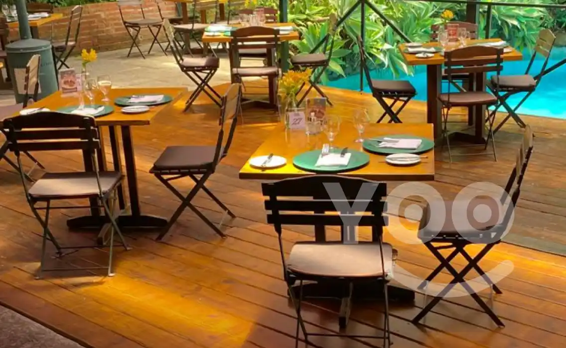 ambiente externo Felix Bistrot em Cotia