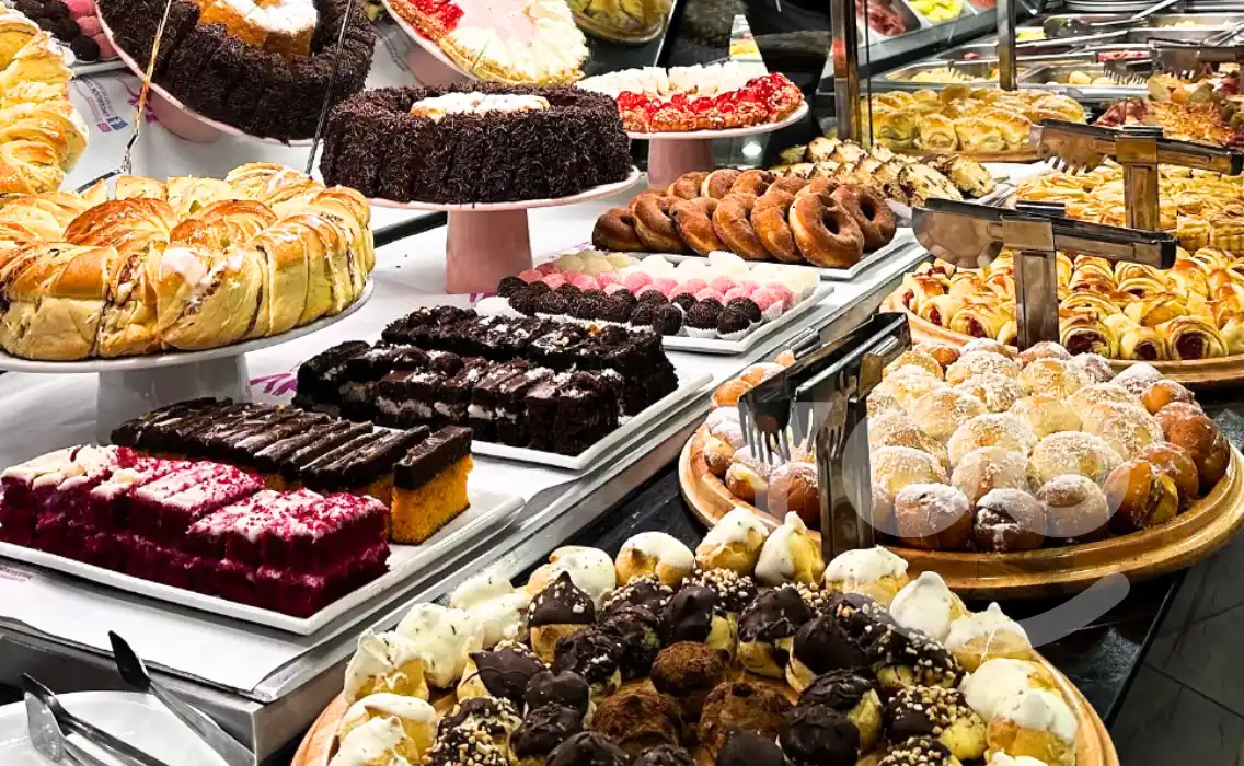 Padaria Belas Artes serve cafe da manha completo com buffet no Morumbi