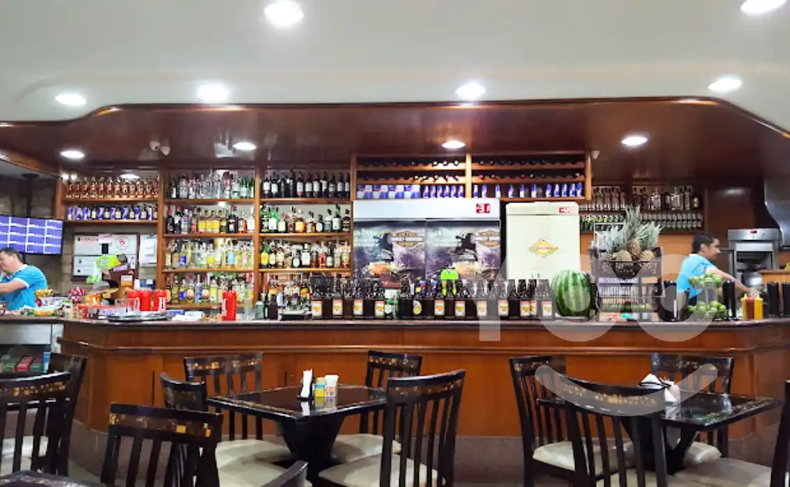ambiente balcao Tchan Lanches